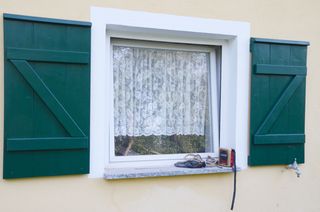 Fensterläden speziell für Kundschaft maßangefertigt
